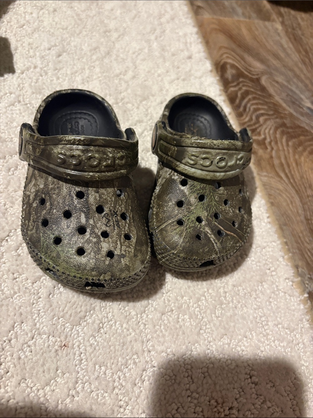 CROCS 4c Classic Clog in Camo Green and Black